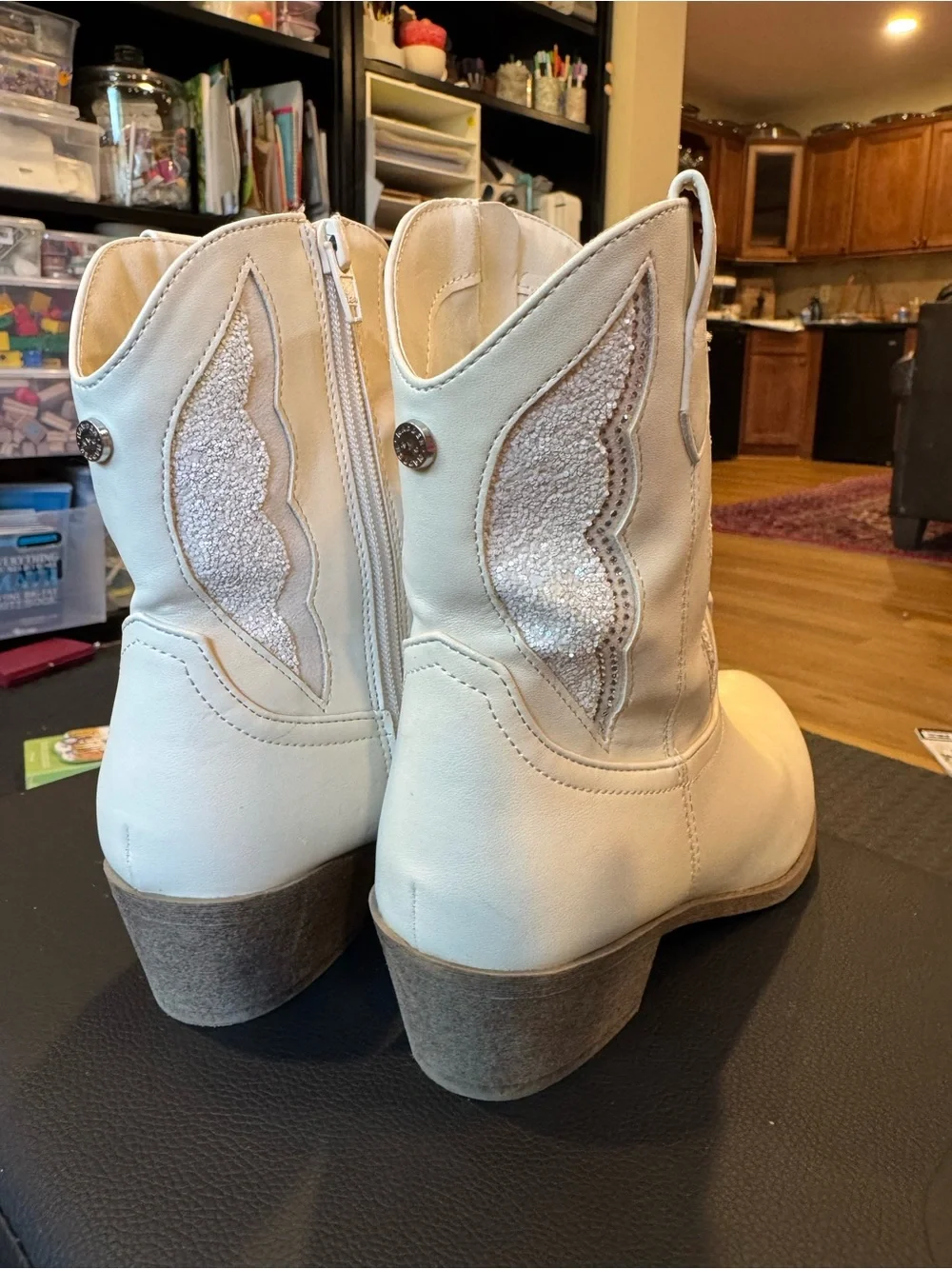 Junior Madden NYC boots sz 4